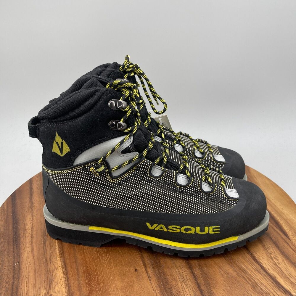 Vasque M-Finity Mountaineering Boots Mens Size 8 M Trail Hiking Walking Climbing